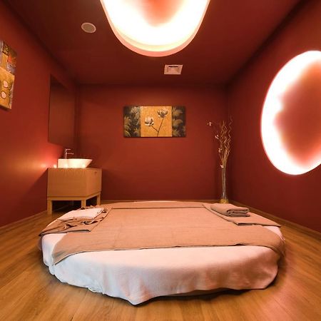 Salamis Bay Conti Resort Hotel & Casino فاماغوستا المظهر الخارجي الصورة A massage room at a spa