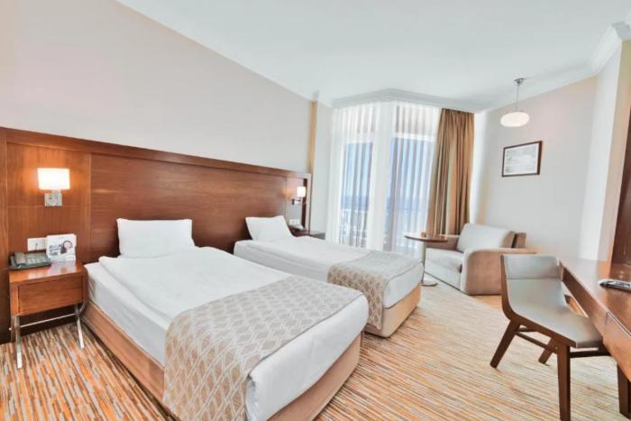 Salamis Bay Conti Resort Hotel & Casino فاماغوستا الغرفة الصورة A room at the hotel