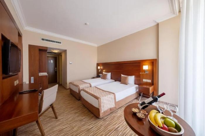 Salamis Bay Conti Resort Hotel & Casino فاماغوستا الغرفة الصورة A room at the hotel