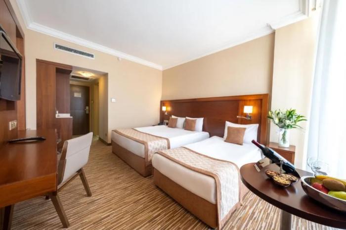 Salamis Bay Conti Resort Hotel & Casino فاماغوستا الغرفة الصورة A room at the hotel
