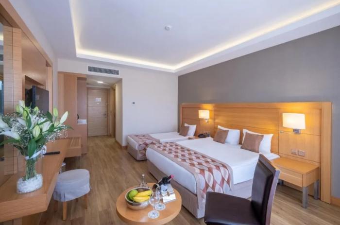 Salamis Bay Conti Resort Hotel & Casino فاماغوستا الغرفة الصورة A room at the hotel