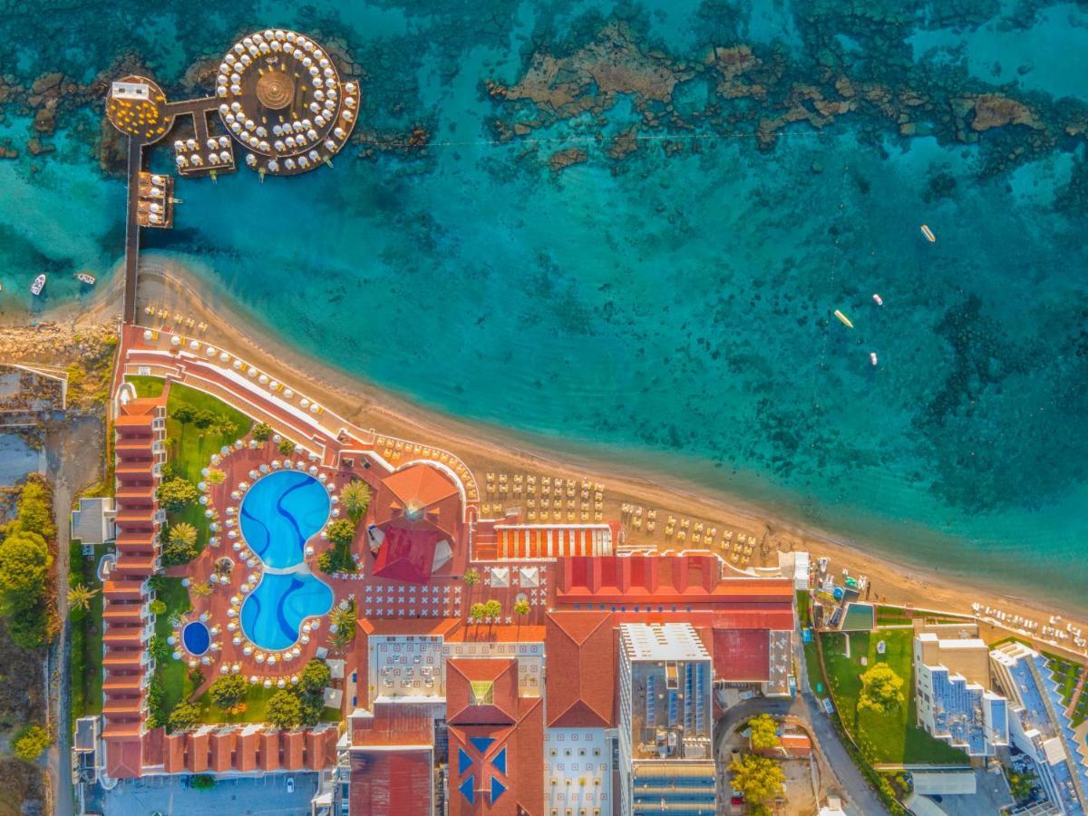 Salamis Bay Conti Resort Hotel & Casino فاماغوستا المظهر الخارجي الصورة Aerial view of the resort